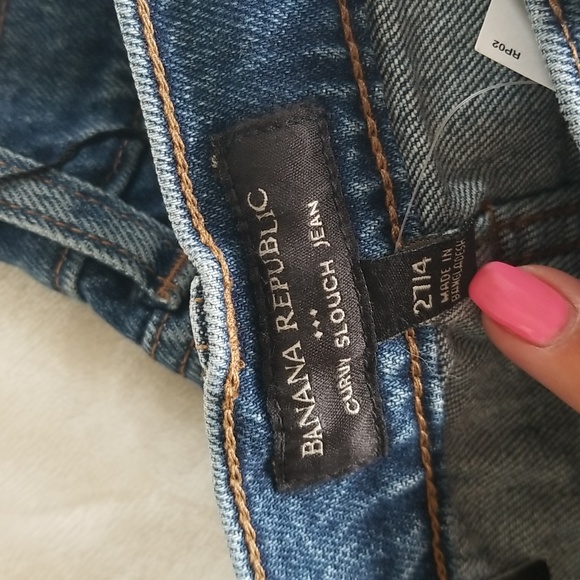 Banana Republic Curvy Slouch Jean's dark wash womens sz 4 sz 27 frayed cuff - Picture 7 of 7